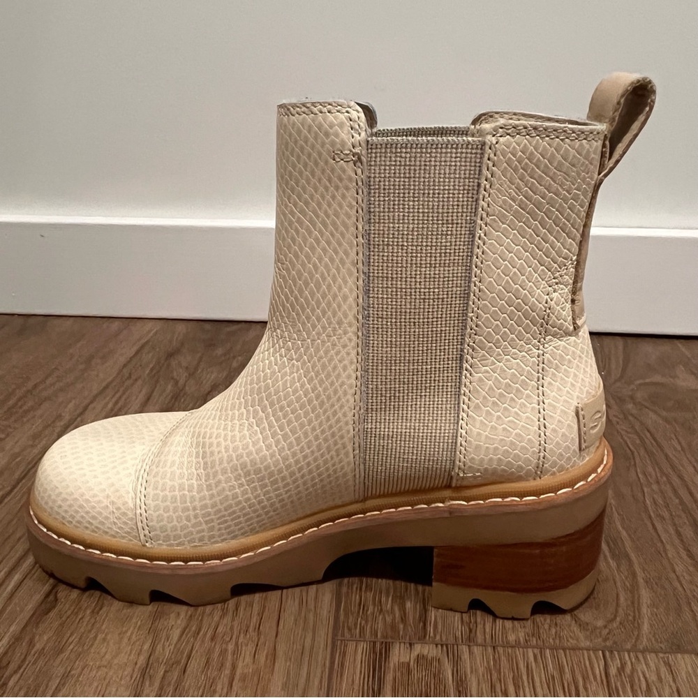 Sorel Joan Now Chelsea Boots - Picture 13 of 16